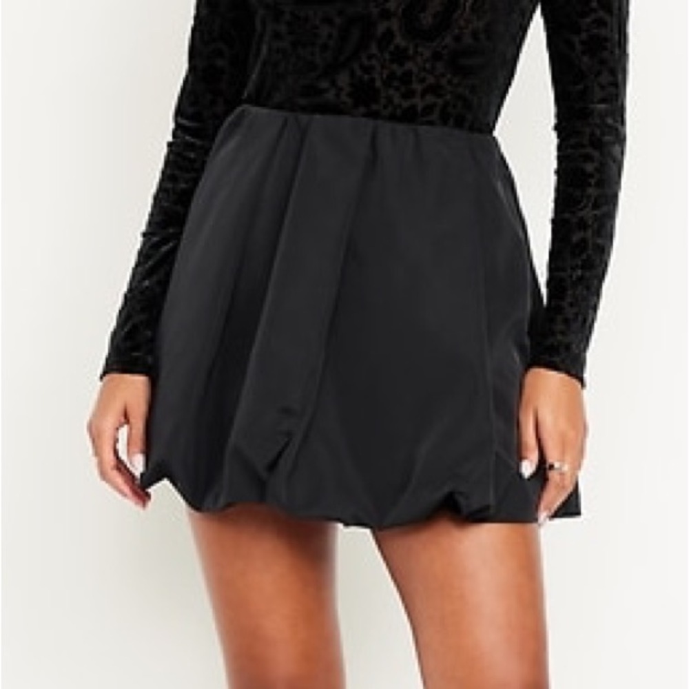 NWT Old Navy Women’s Taffeta Bubble Mini Skirt Pull On in Black MP